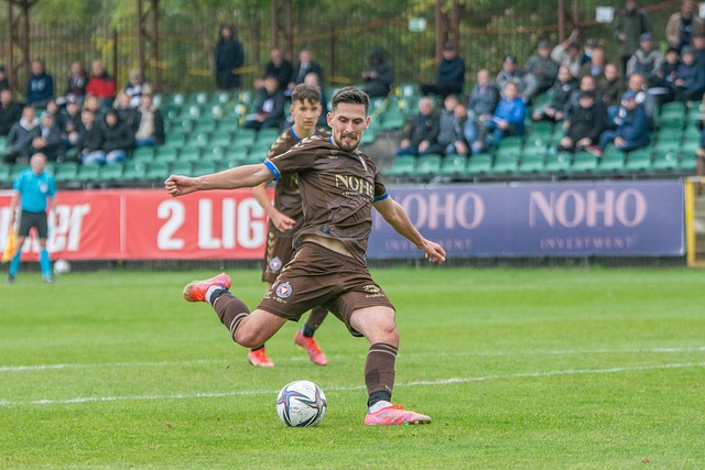 他足够的自 他足够的自